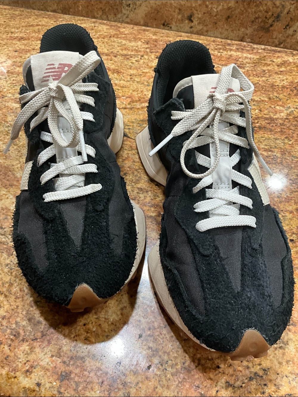New Balance 327 Women’s Athletic Sneakers. Size 7